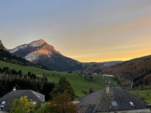 Magnifique Maison Renovee, 10Pers Rencurel Bagian luar foto