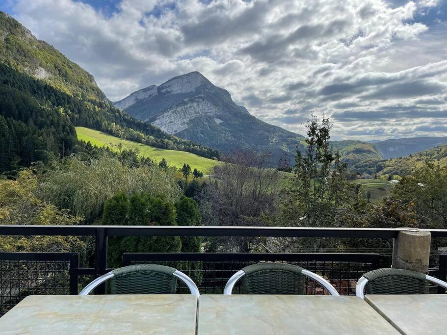 Magnifique Maison Renovee, 10Pers Rencurel Bagian luar foto